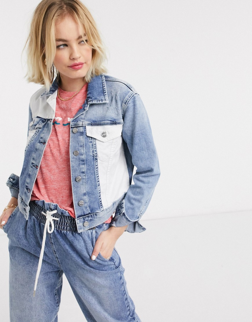 Pepe – Tess – Blå jeansjacka i lappad modell