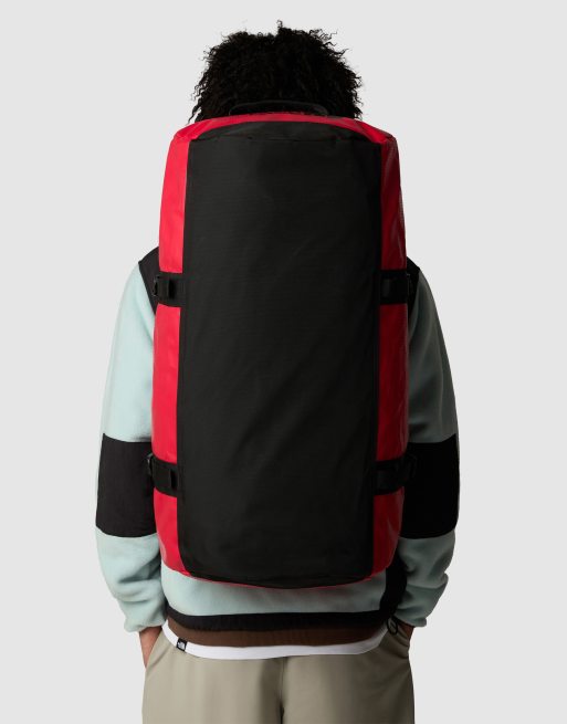 Petate mediano rojo y negro Base Camp M de The North Face, 3 de 3