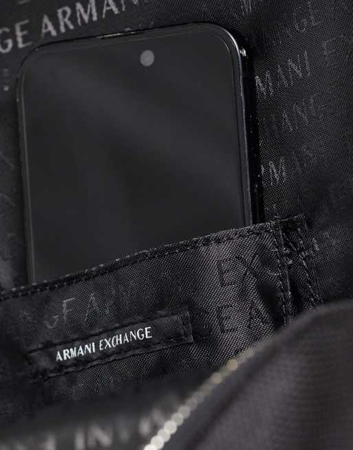 Petate negro de Armani Exchange, 3 de 4