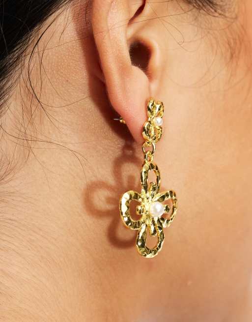 Petit Moments baroque flower drop earrings in gold, 3 of 4