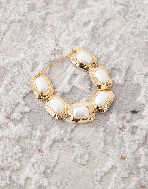 Petit Moments chateau vintage style bracelet in gold 