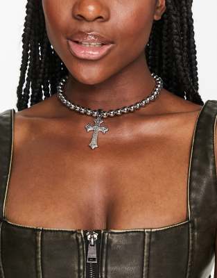Petit Moments - Collana color argento con perle e croce 