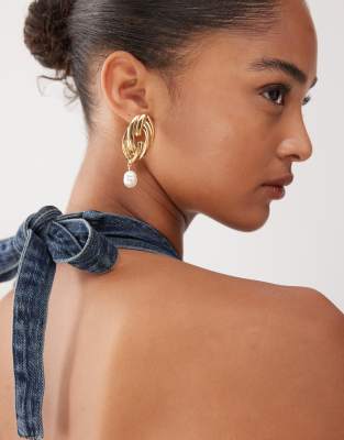 Petit Moments - Goldfarbene, verdrehte Vintage-Hängeohrringe mit Perlendesign