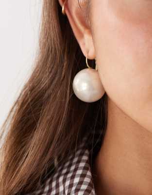 Petit Moments Petit Moments kit statement pearl drop earrings in gold-White