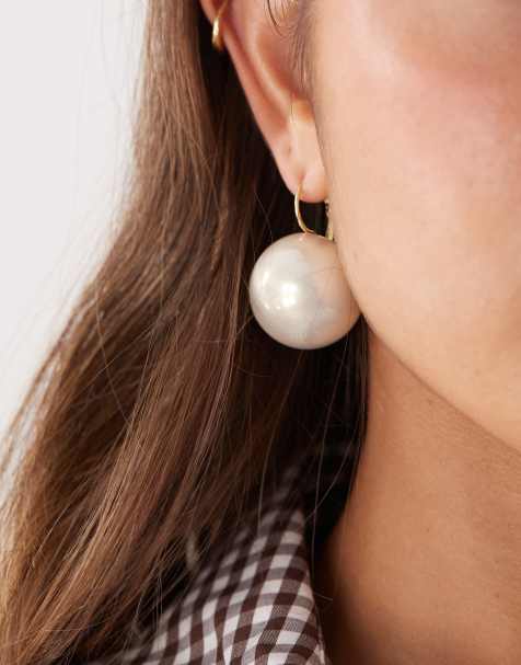 Petit Moments kit statement pearl drop earrings in gold - view 1