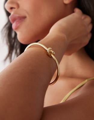 Petit Moments promise cuff bangle in gold φωτογραφία