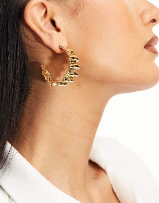 Petit Moments ribbon hoop earrings in gold, 4 of 4