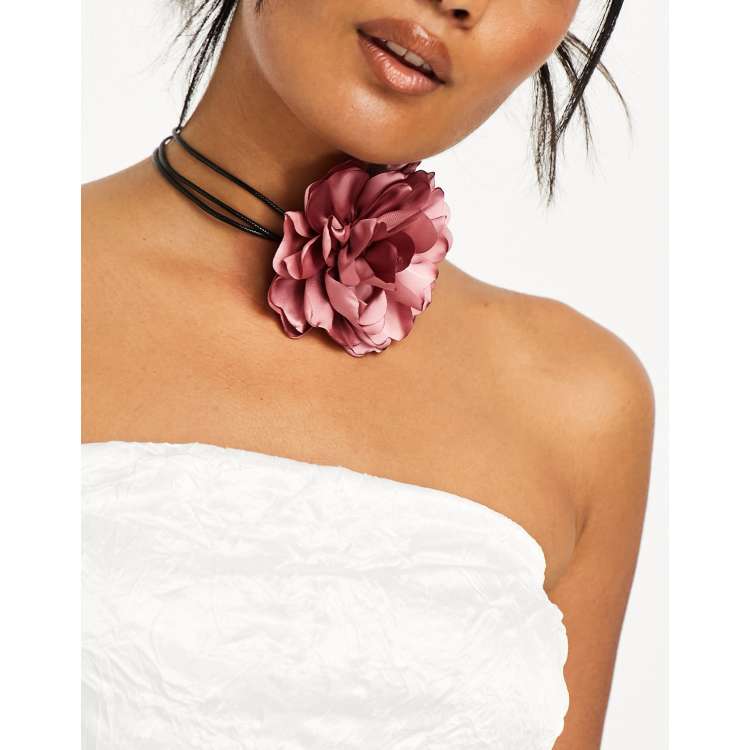 Petit Moments rosa corsage flower tie necklace in pink | ASOS