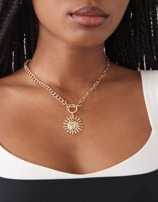 Petit Moments Petit Moments sol sun pendant t-bar necklace in gold