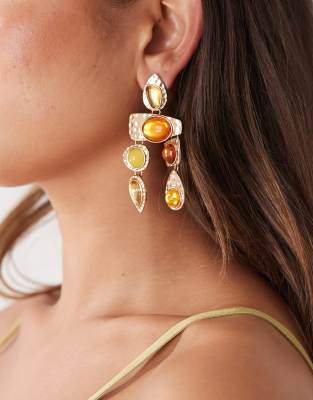 Petit Moments Petit Moments statement earrings in gold and burngundy stone-Red