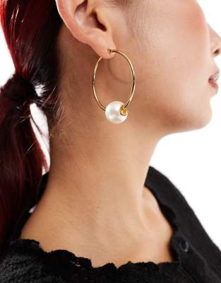 statement pearl hoop earrings in gold