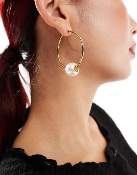 Petit Moments statement pearl hoop earrings in gold - view 1