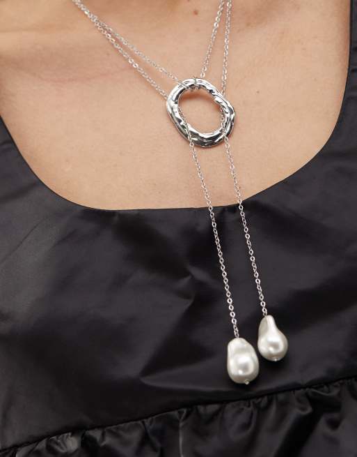 Petit Moments Sunset statement lariat necklace with pearl pendants in silver, 2 of 3