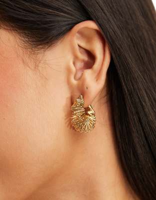 Petit Moments Petit Moments wire croissant hoop earrings in gold