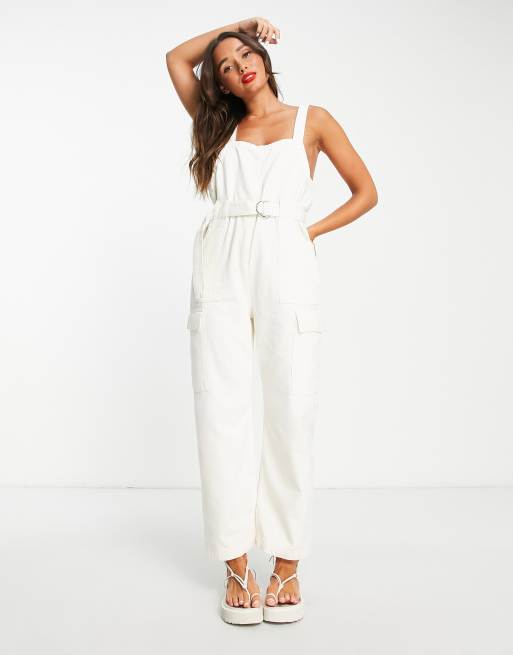 Peto blanco utilitario con detalle cargo de Mango