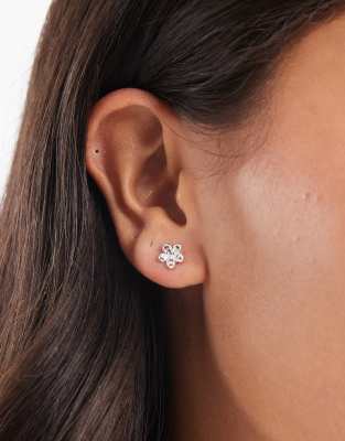 Pieces - 18-karätig plattierte Blumen-Ohrstecker in Silberoptik