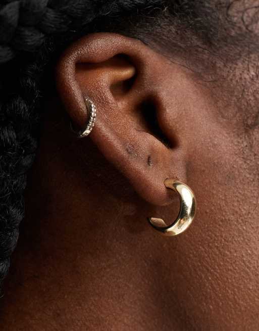 Pieces 18k plated everyday hoop earrings in gold, 3 of 4