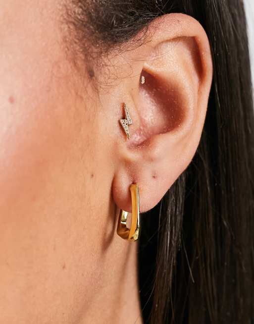 Pieces 18k plated geometric hoops in gold, 2 of 4