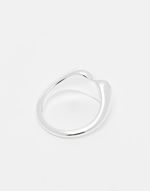 Pieces 18k plated heart signet ring in silver, 4 of 4