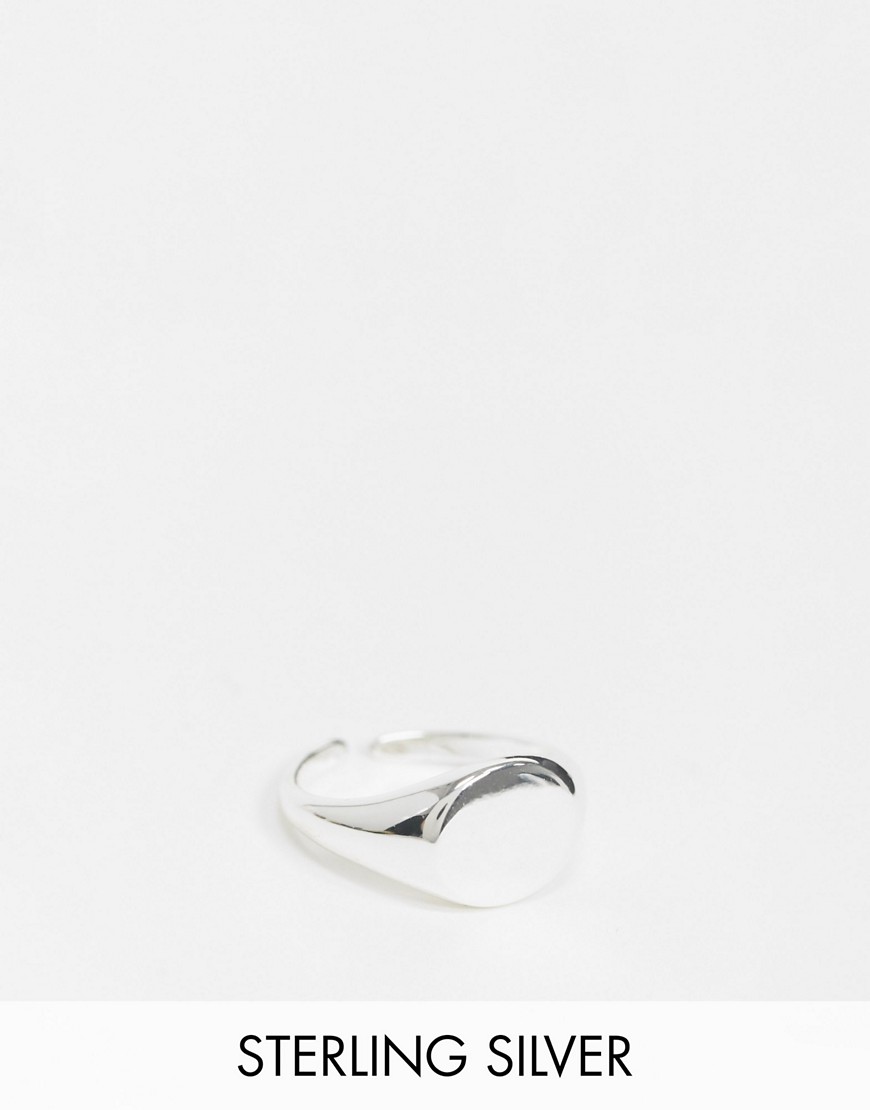 Pieces 18K plated signet ring in sterling silver