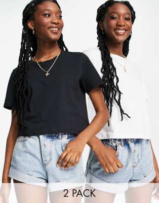 Pieces 2 pack cropped T-shirts in black and white