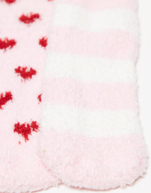 Pieces – 2er-Pack flauschige Socken mit weihnachtlichen Herzmotiven in Rosa, 3 von 3