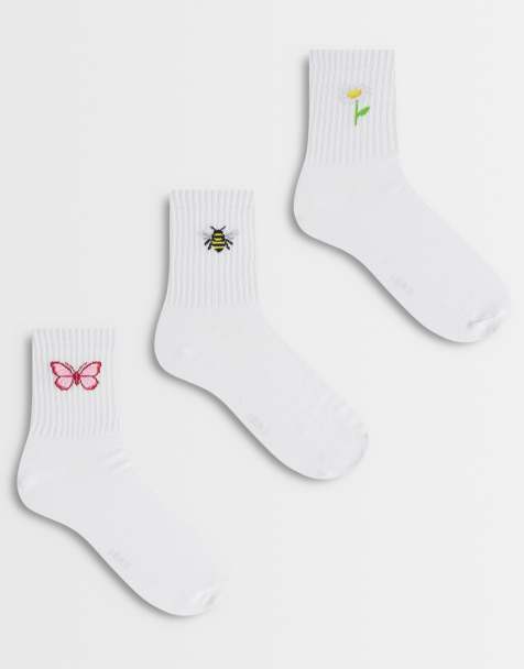 Pieces 3 pack embroidered ankle socks in white - view 1