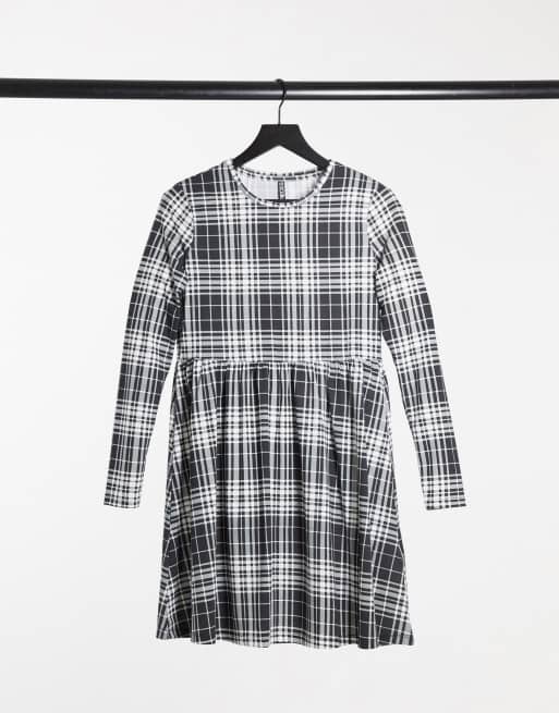 Pieces - Alberte - Geruite aangerimpelde mini jurk met lange mouwen in zwart en wit