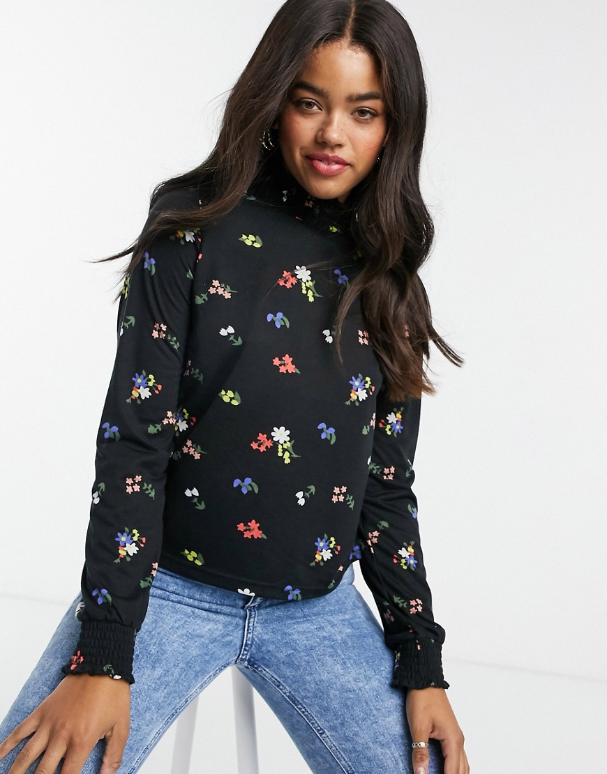Pieces Anine ditsy floral smock top in black