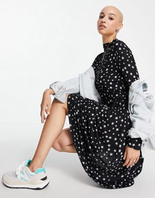 Pieces asta black long sleeve midi dress in all over white star print