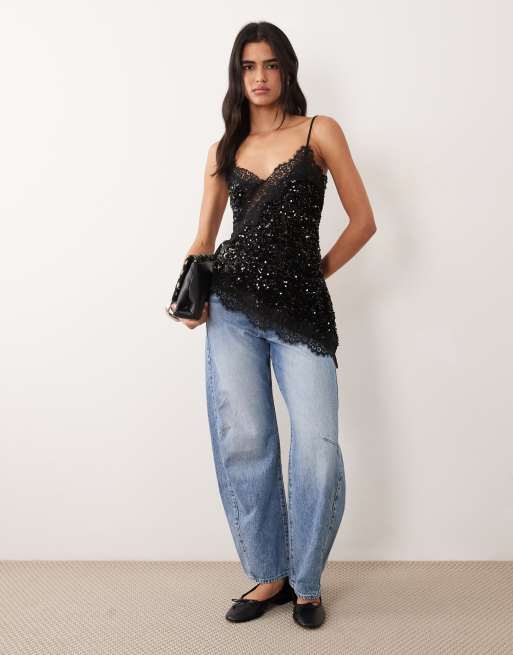 Pieces asymmetrisk cami-top med blonderkant, pailletter og velour i sort, 3 af 4