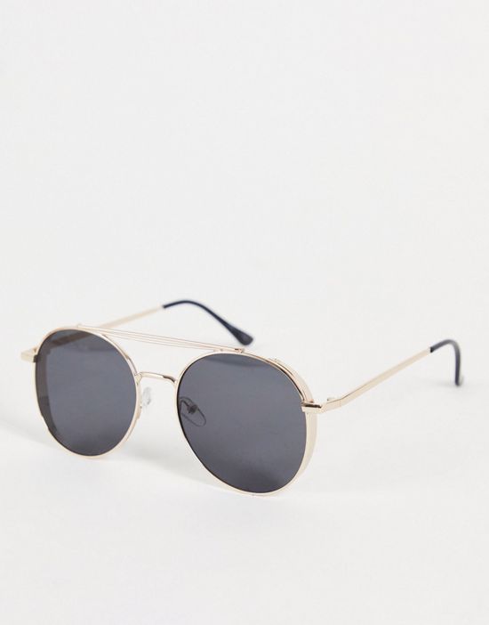 https://images.asos-media.com/products/pieces-aviator-sunglasses-with-gold-rims-and-black-tint-lenses/202099085-1-black?$n_550w$&wid=550&fit=constrain