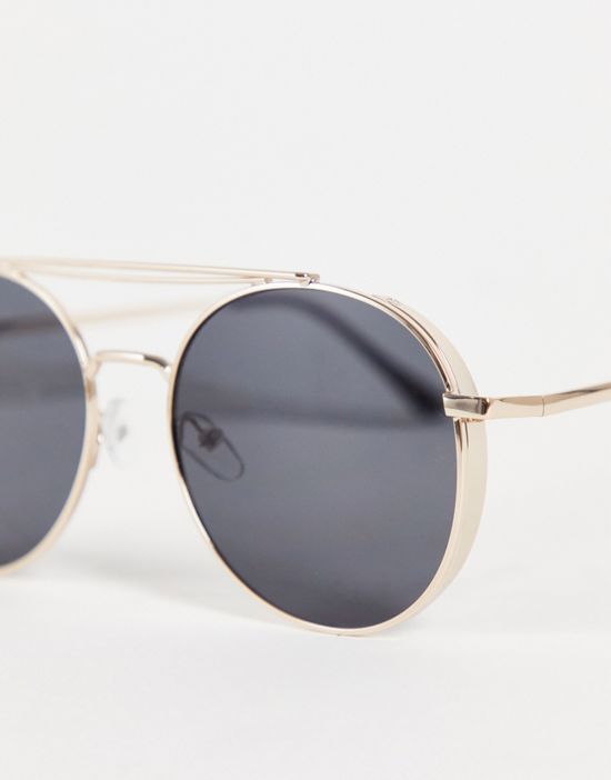 https://images.asos-media.com/products/pieces-aviator-sunglasses-with-gold-rims-and-black-tint-lenses/202099085-3?$n_550w$&wid=550&fit=constrain