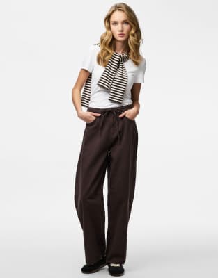 Pieces - Barrel-Jeans in Hot Fudge-Brown