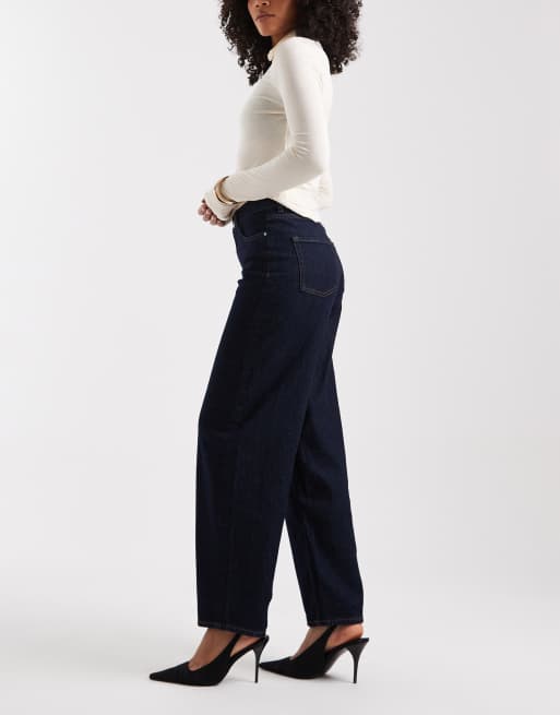 Pieces barrell leg jeans in dark indigo blue, 3 of 5