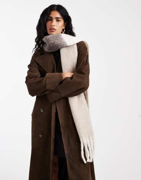 Pieces – Beige, mellanstor halsduk i supermjukt material med blockfärgad design och fransar - view 1