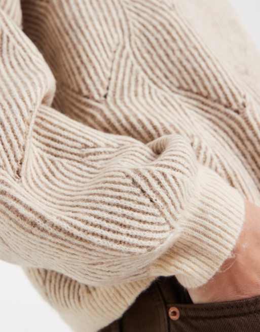 PIECES - Beige og cremehvid strikket trøje med teksturdetaljer og kontrasterende detaljer, 2 af 4