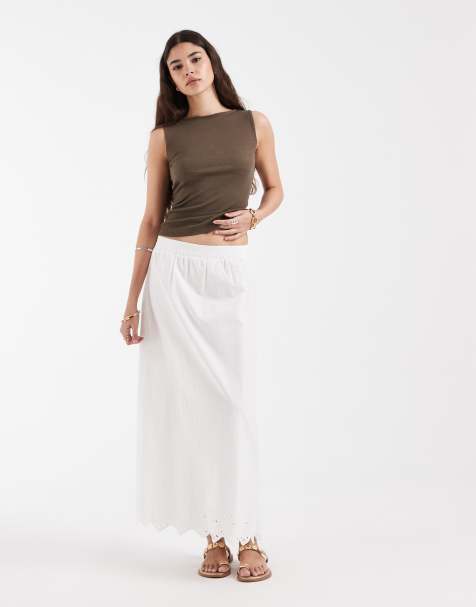 Pieces – Biała bawełniana spódnica maxi z haftowanym wzorem w stylu boho - view 1