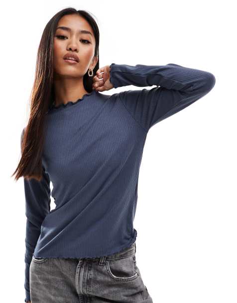 Pieces – Blå, ombréfärgad, långärmad topp med rullfåll - view 1