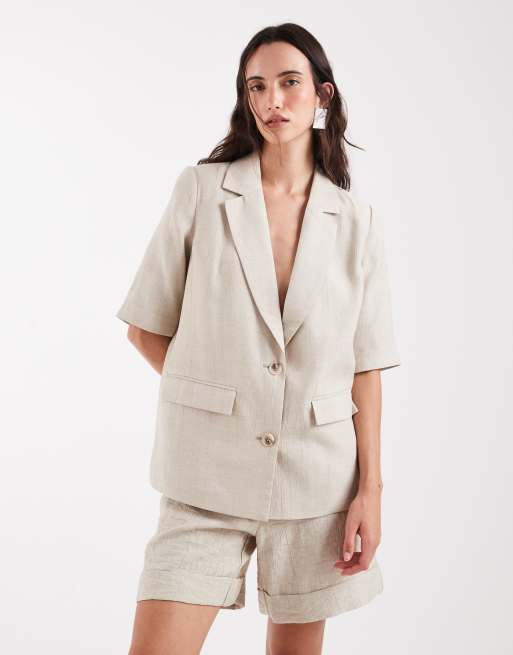 Pieces - Coordinato sartoriale color crema con pantaloncini taglio lungo effetto lino e blazer a maniche corte, 3 di 3