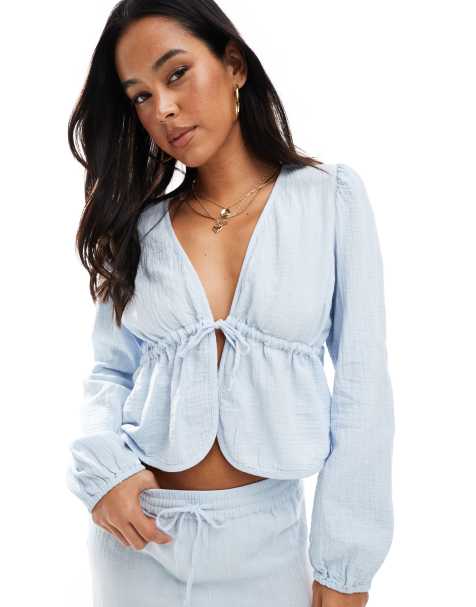Pieces - Blouse d'ensemble courte en coton froissé avec liens noués à l'avant - Bleu clair - view 1