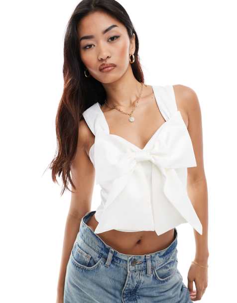 Pieces bow front top in white - view 1