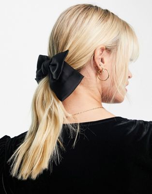 Pieces exclusive bow hairclip in black