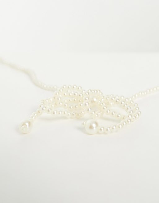 Pieces bow pearl necklace in white, 3 of 4
