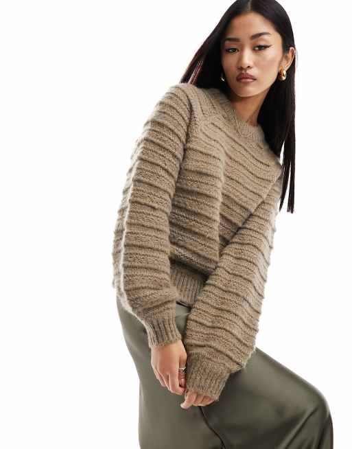 Pieces – Brązowy teksturowany sweter w paski