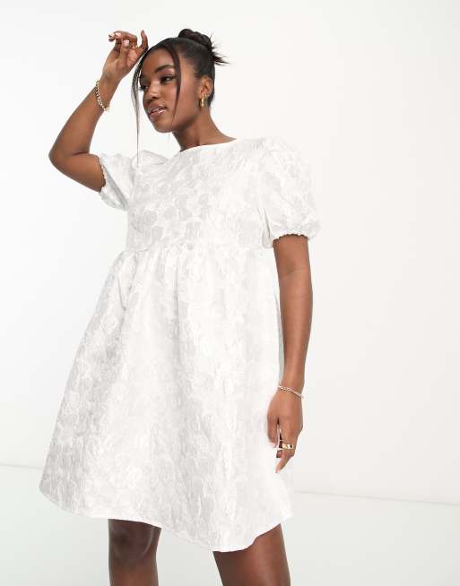 Pieces - Bride To Be - Robe courte à manches bouffantes en jacquard fleuri - Blanc