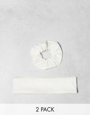 Pieces - Bride To Be - Set con fascia ed elastico per capelli in jersey a coste color crema