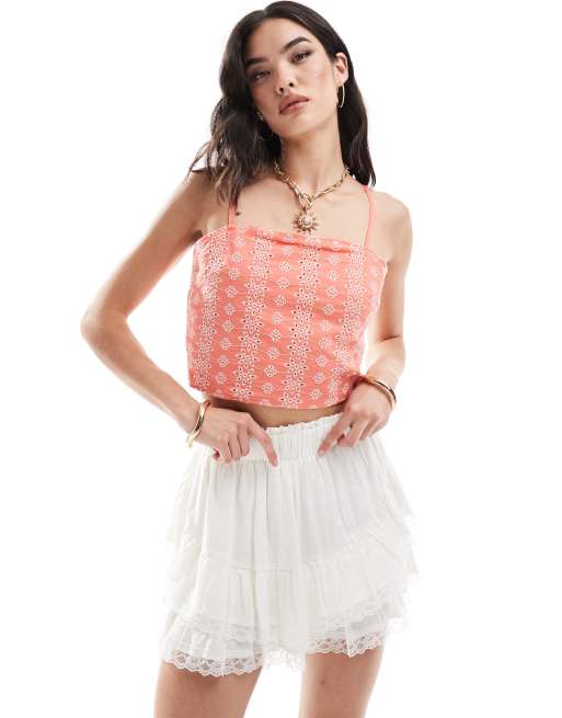 Pieces - Broderie cami crop top met strik op rug in koraal