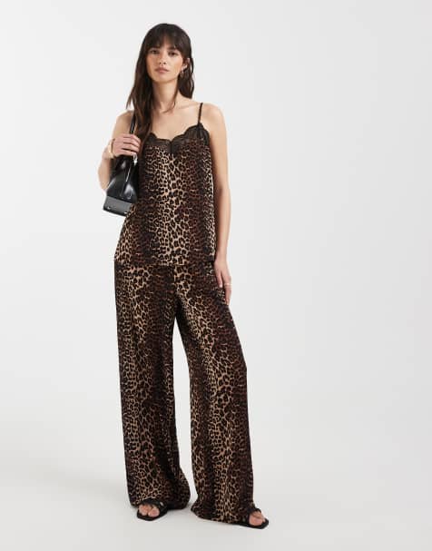 Pieces - Broek met wijde pijpen en elastische tailleband in luipaardprint, deel van co-ord set - view 1