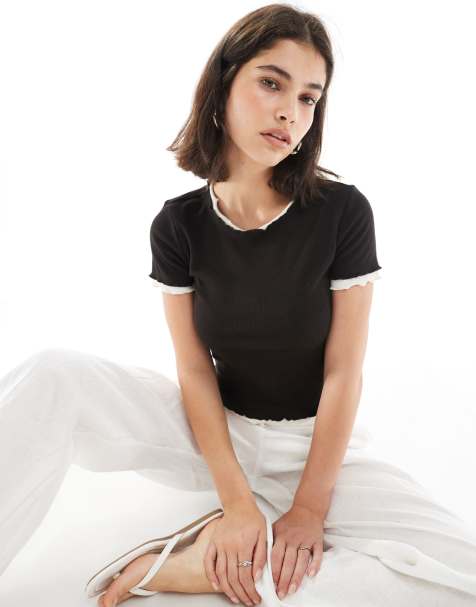 Pieces – Brun, stickad topp med kontrasterande volang - view 1